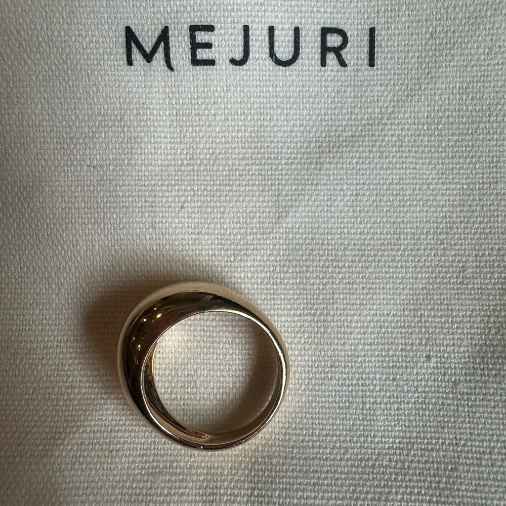 Mejuri Dome Ring size 8 - Picture 4 of 6